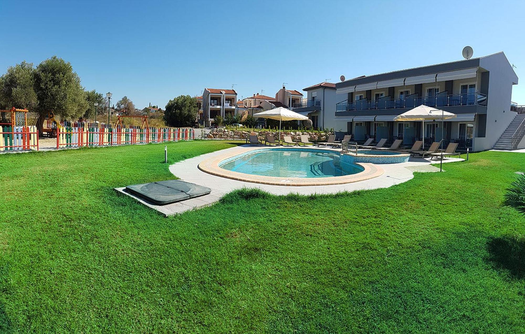 Finikas Garden Beach Resort Nikiti Extérieur photo