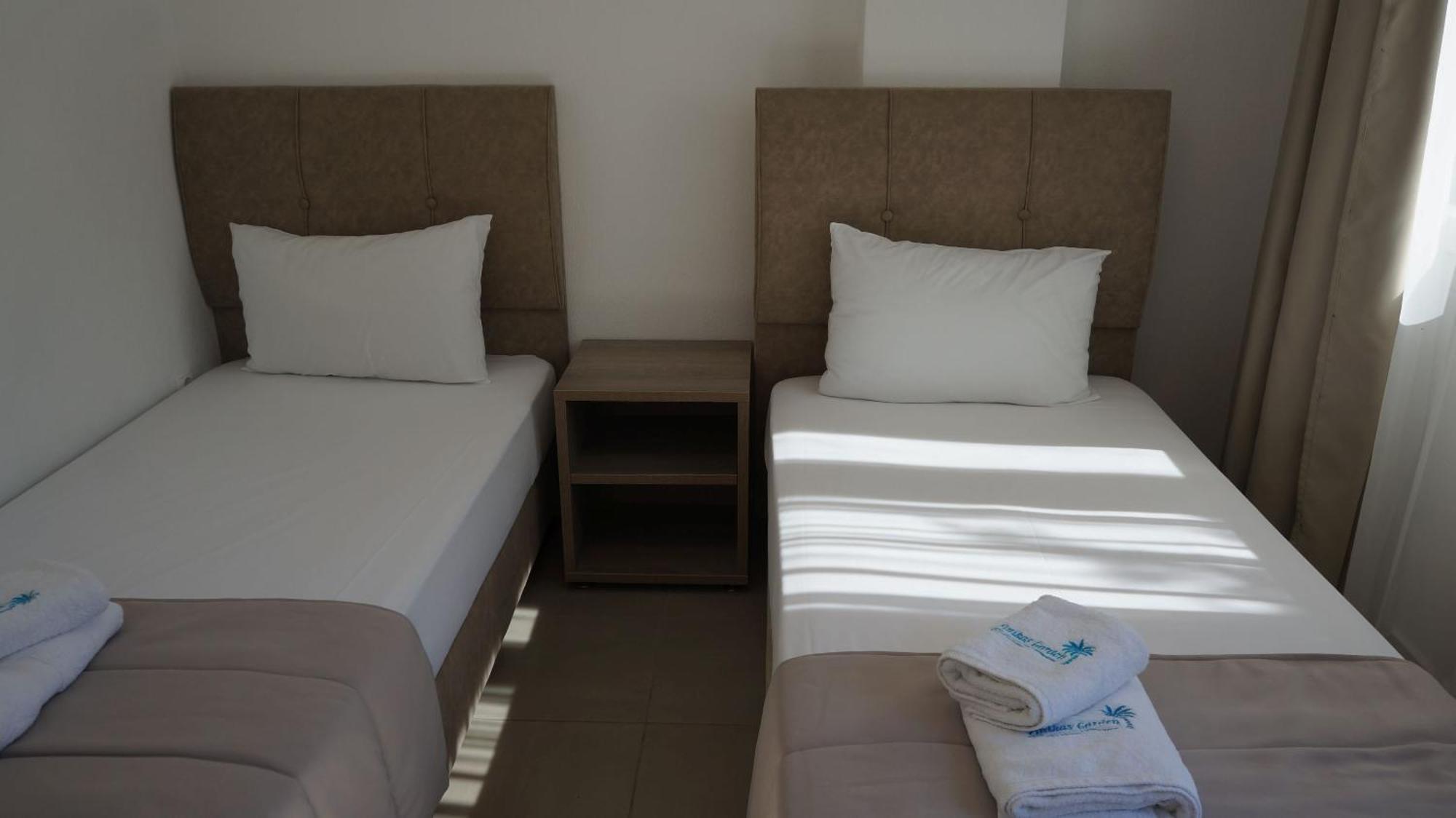 Finikas Garden Beach Resort Nikiti Extérieur photo