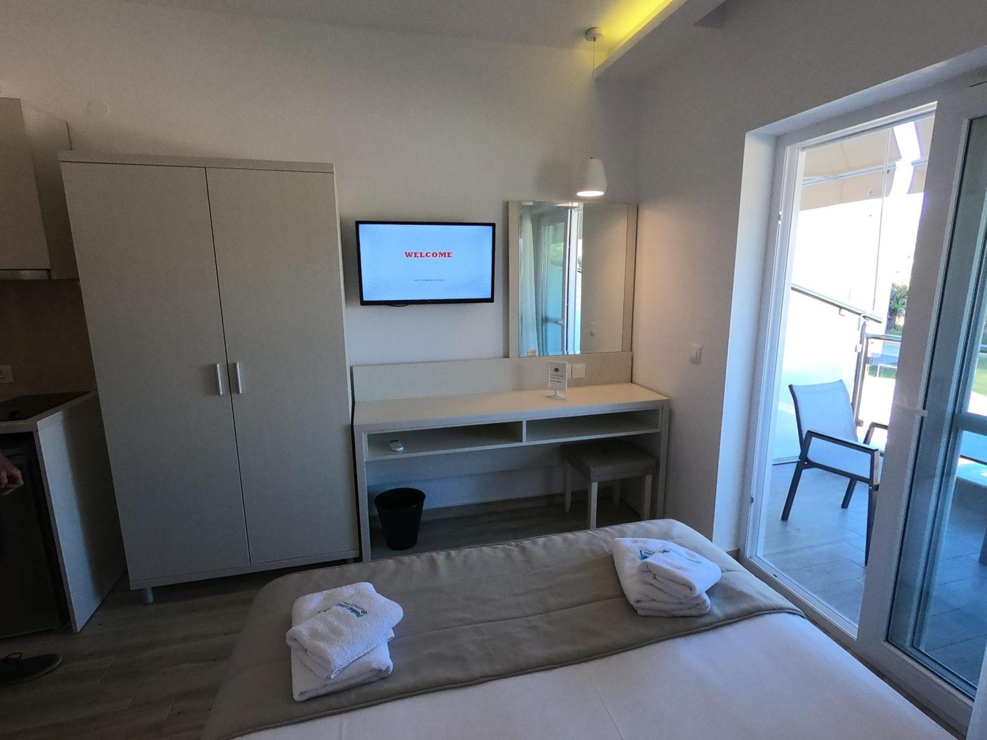 Finikas Garden Beach Resort Nikiti Extérieur photo