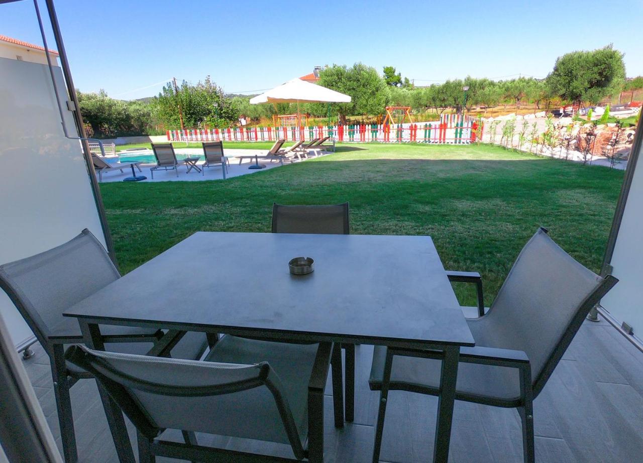 Finikas Garden Beach Resort Nikiti Extérieur photo