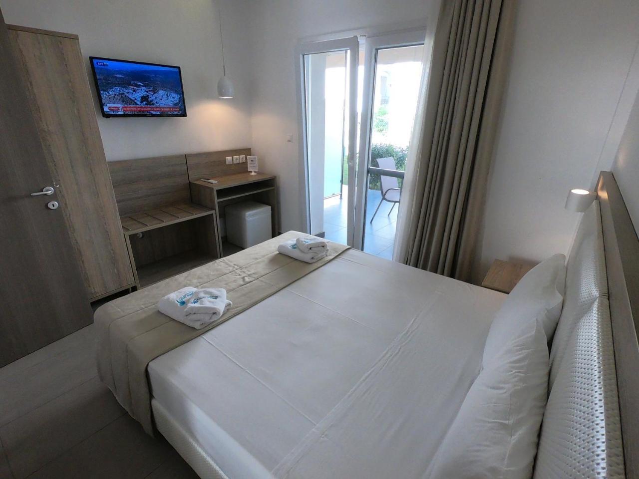 Finikas Garden Beach Resort Nikiti Extérieur photo