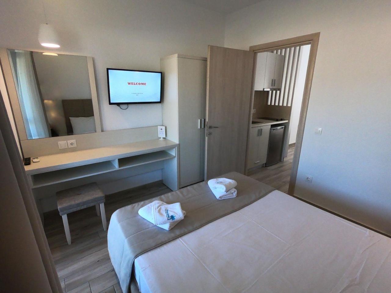 Finikas Garden Beach Resort Nikiti Extérieur photo