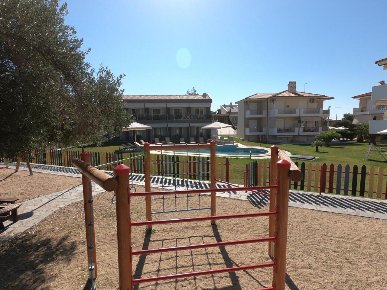 Finikas Garden Beach Resort Nikiti Extérieur photo