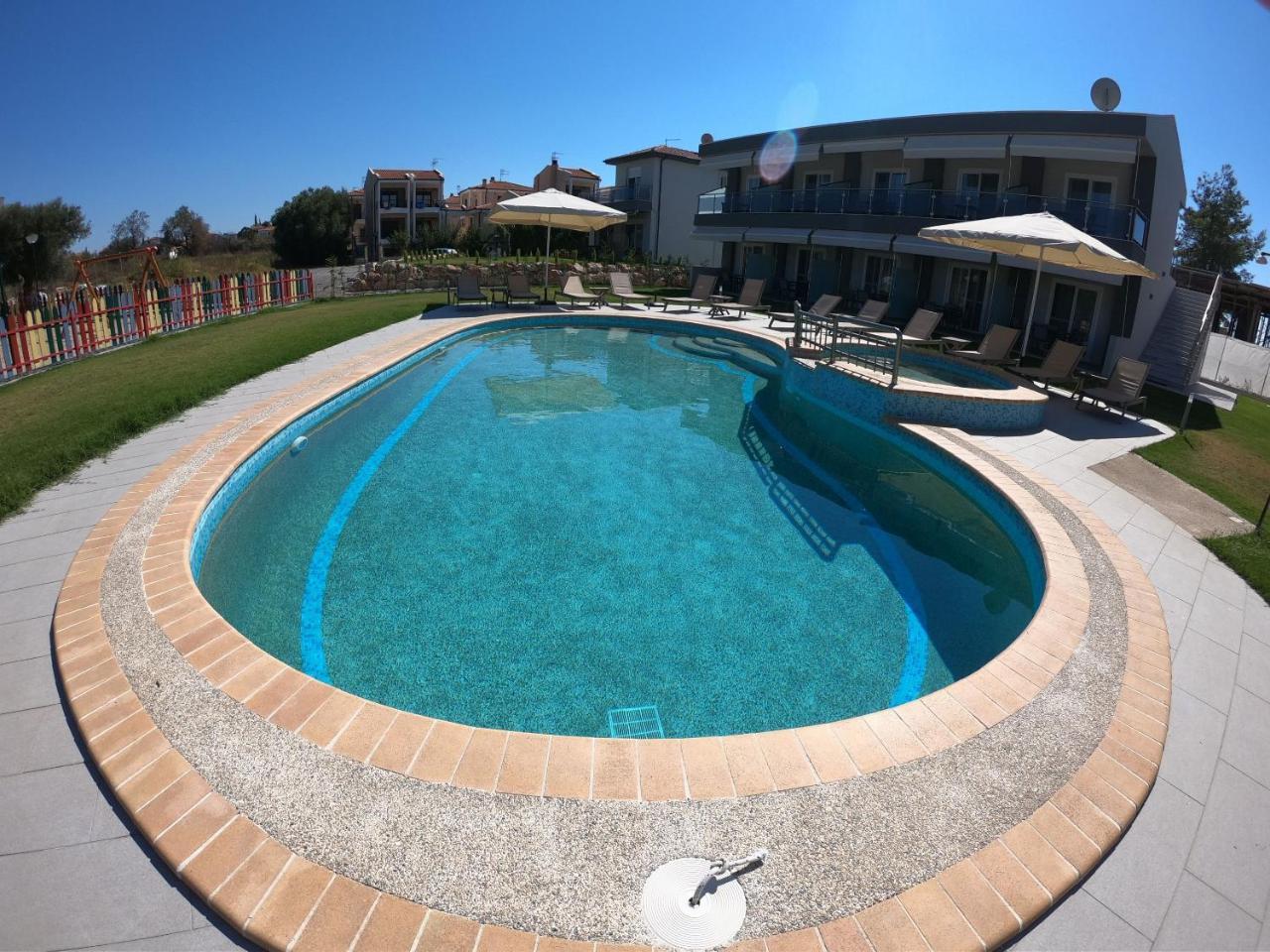 Finikas Garden Beach Resort Nikiti Extérieur photo