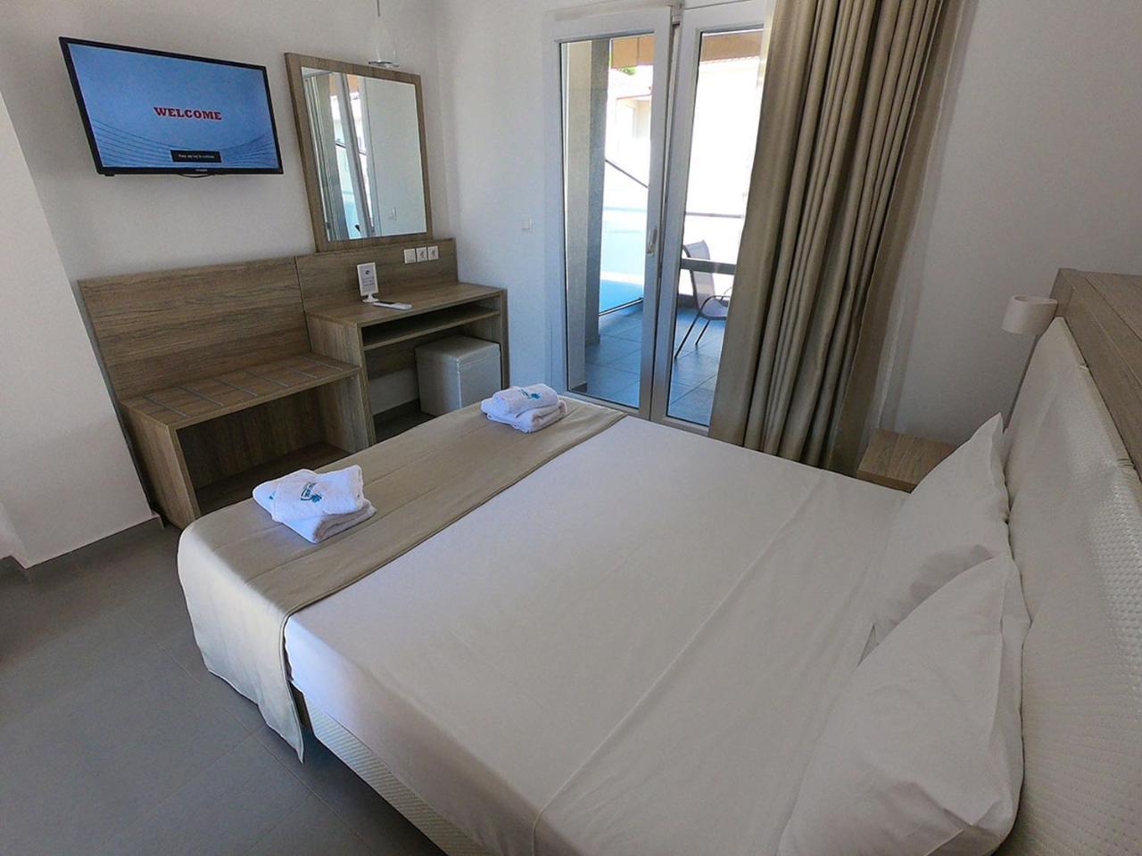 Finikas Garden Beach Resort Nikiti Extérieur photo