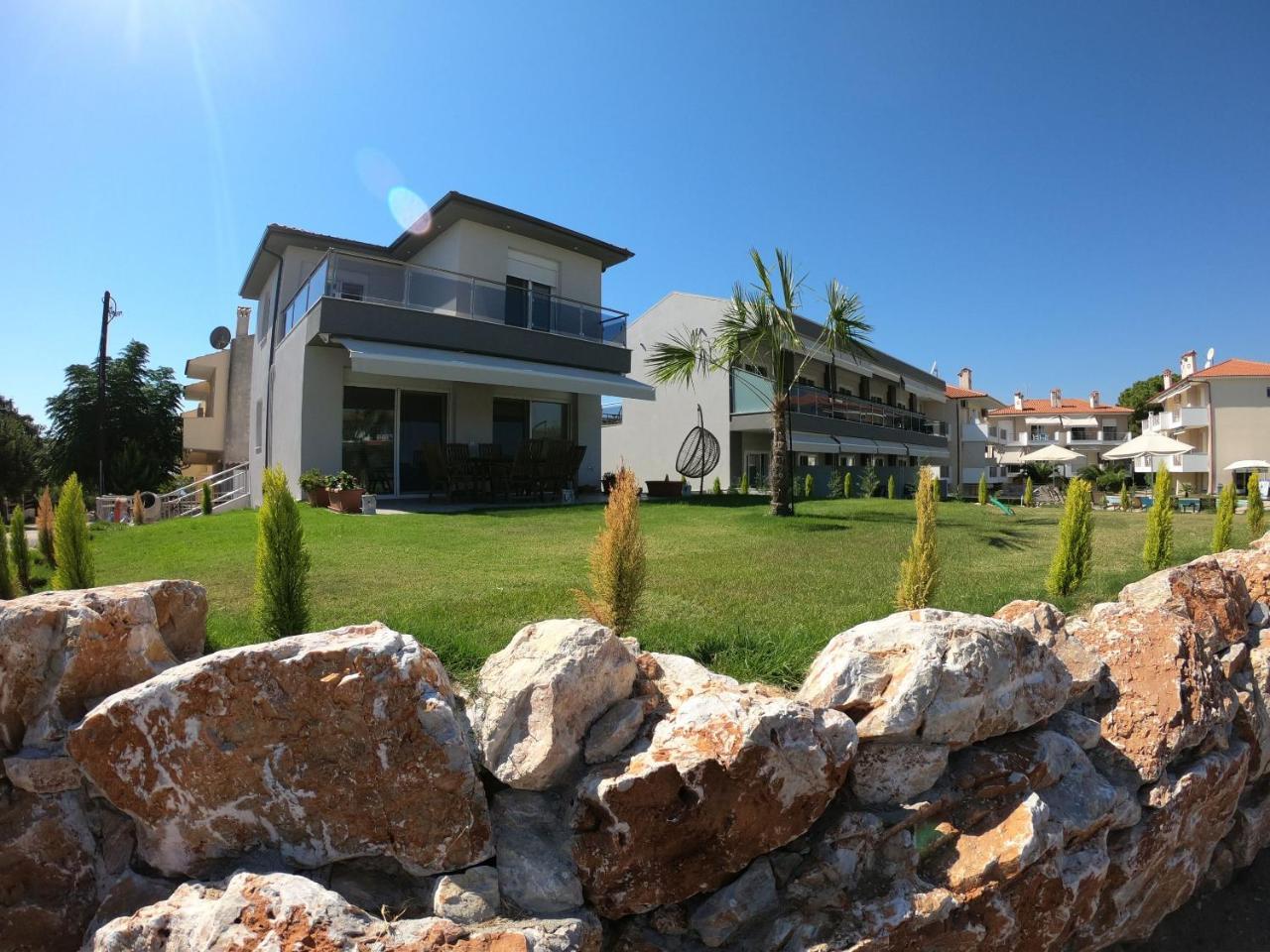 Finikas Garden Beach Resort Nikiti Extérieur photo